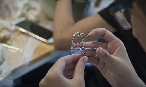 服装设计留学作品集的制作有何技巧