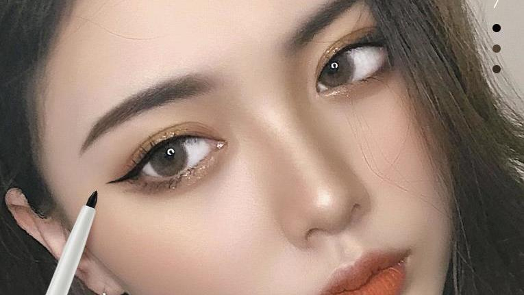 单眼皮怎么化眼妆，才能有放大双眼效果？