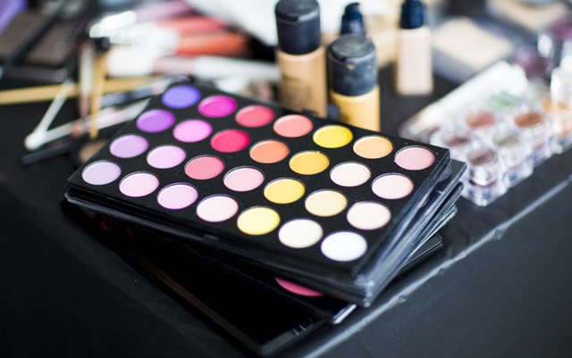 佛山哪个学校学化妆更出色？