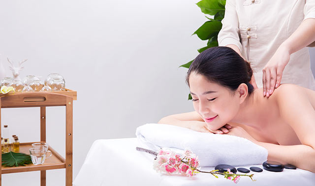 佛山学化妆美甲去哪里学好？