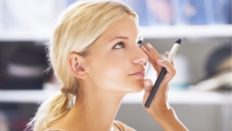 东莞学化妆要多少预算才够？