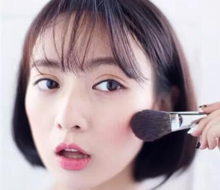 东莞哪个学校学化妆更出色？