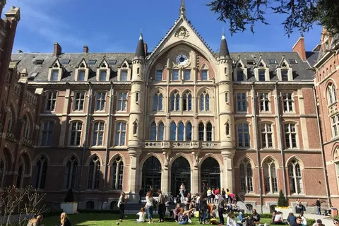 法国留学重庆机构费用贵不贵？看完这篇就懂了！