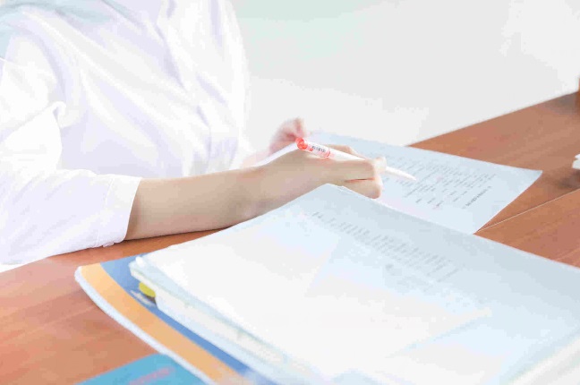 IGCSE英语口语，怎样克服紧张并流利表达观点