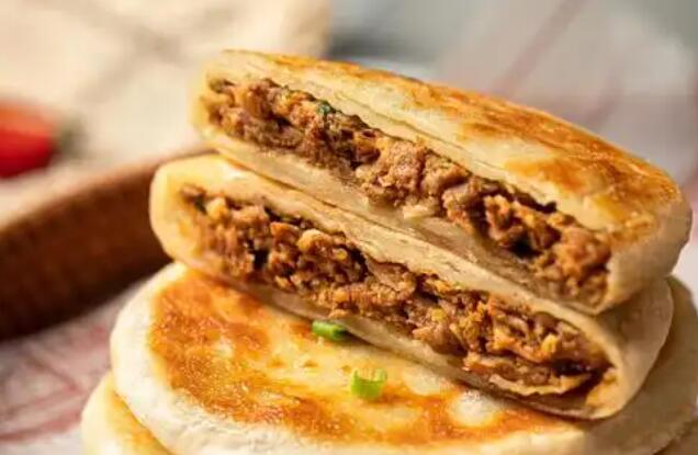 牛肉馅饼的馅料应该怎么调制？