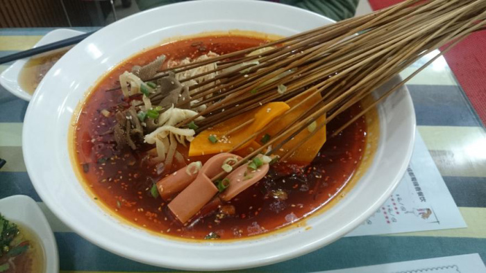 题：长沙雨花区食为先卤味小吃培训学校：卤味创业者的技能
