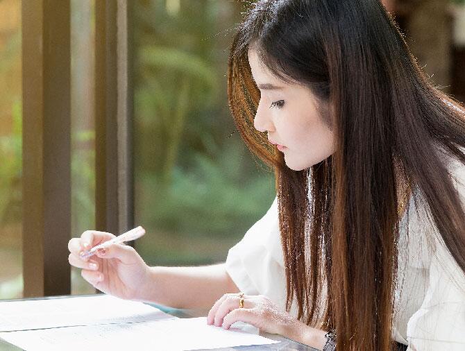 多邻国和托福iBT在家考，哪个更容易出分？