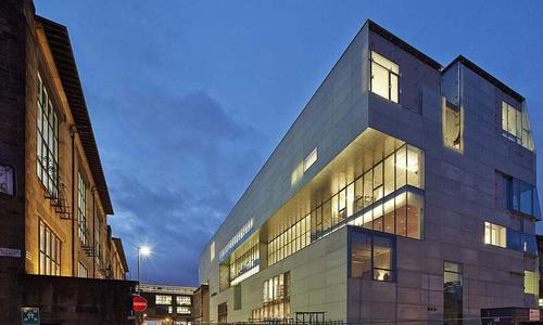 未成年艺术留学申请流程有何不同？