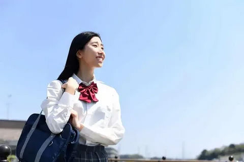 OSSD线上课效果打折扣加方实体高中同步课堂到底强在哪