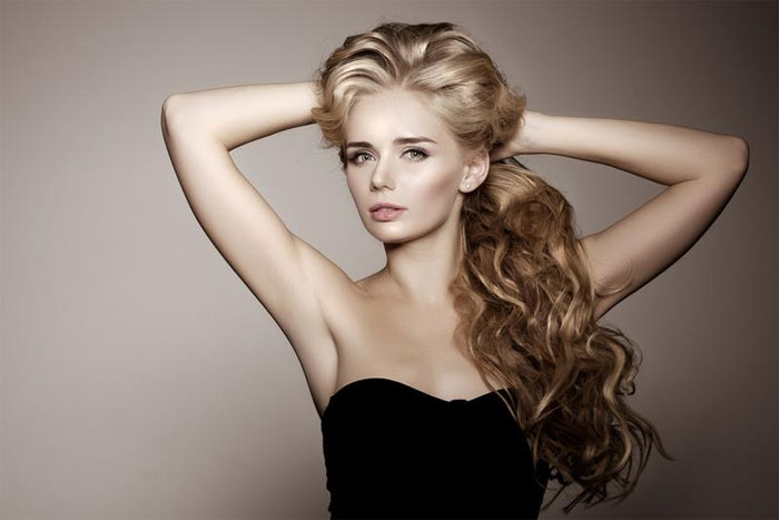 自己在家染发总不均匀教你3招轻松搞定分层上色