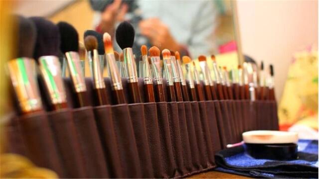 化妆新手应该怎么挑选适合自己的d1套化妆工具