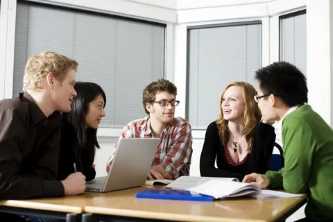 法语听力总跟不上语速有哪些提升技巧可以试试