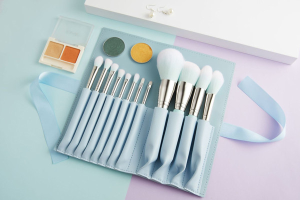 跟妆时总脱妆这些定妆技巧化妆师都在用