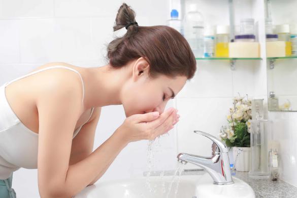 底妆总是卡粉起皮怎么办这些技巧你试过吗