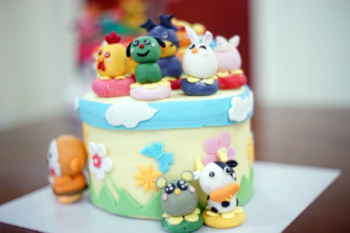 想学翻糖蛋糕但预算有限，哪些工具是真正必需的