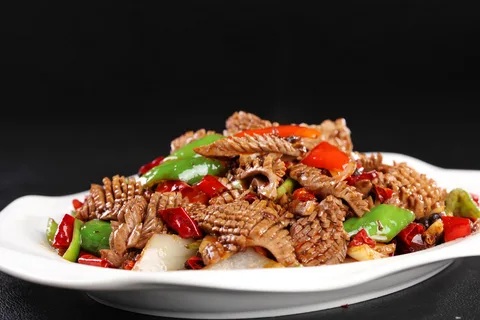 酒店厨师的工作强度大吗每天要工作多久