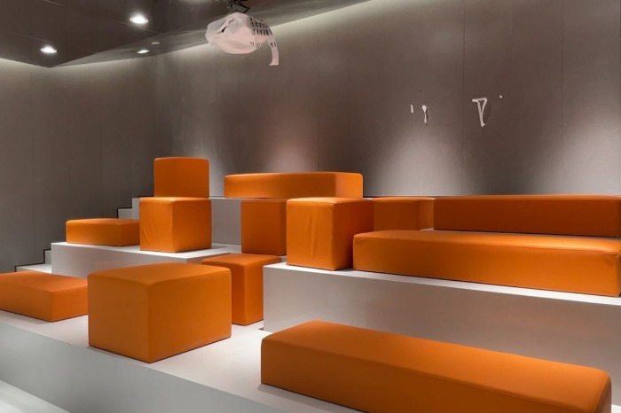 阶梯式作品汇报厅