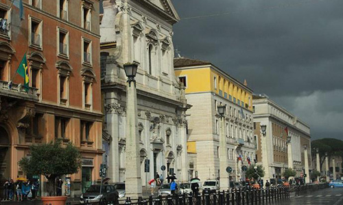 欧洲高商毕业后好找工作吗听听校友怎么说